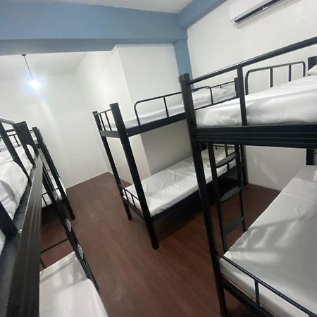 Lime Lite Manila Hostel Makati City Zewnętrze zdjęcie