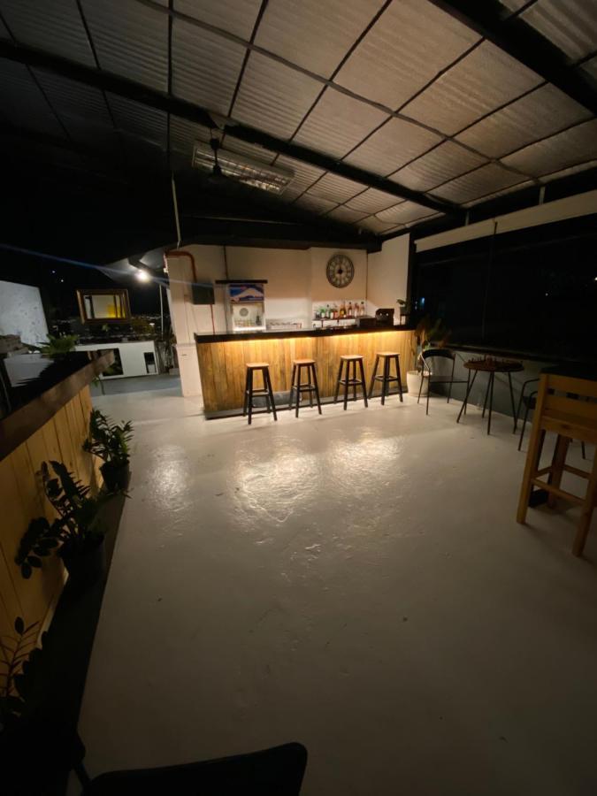 Lime Lite Manila Hostel Makati City Zewnętrze zdjęcie