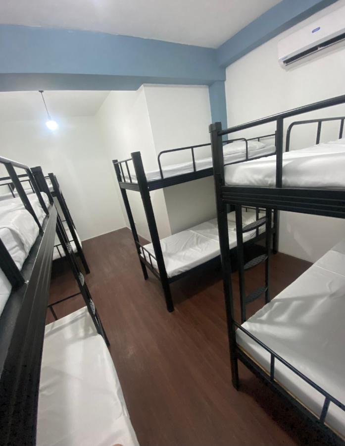 Lime Lite Manila Hostel Makati City Zewnętrze zdjęcie