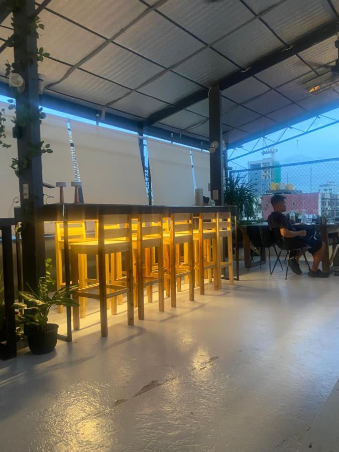 Lime Lite Manila Hostel Makati City Zewnętrze zdjęcie