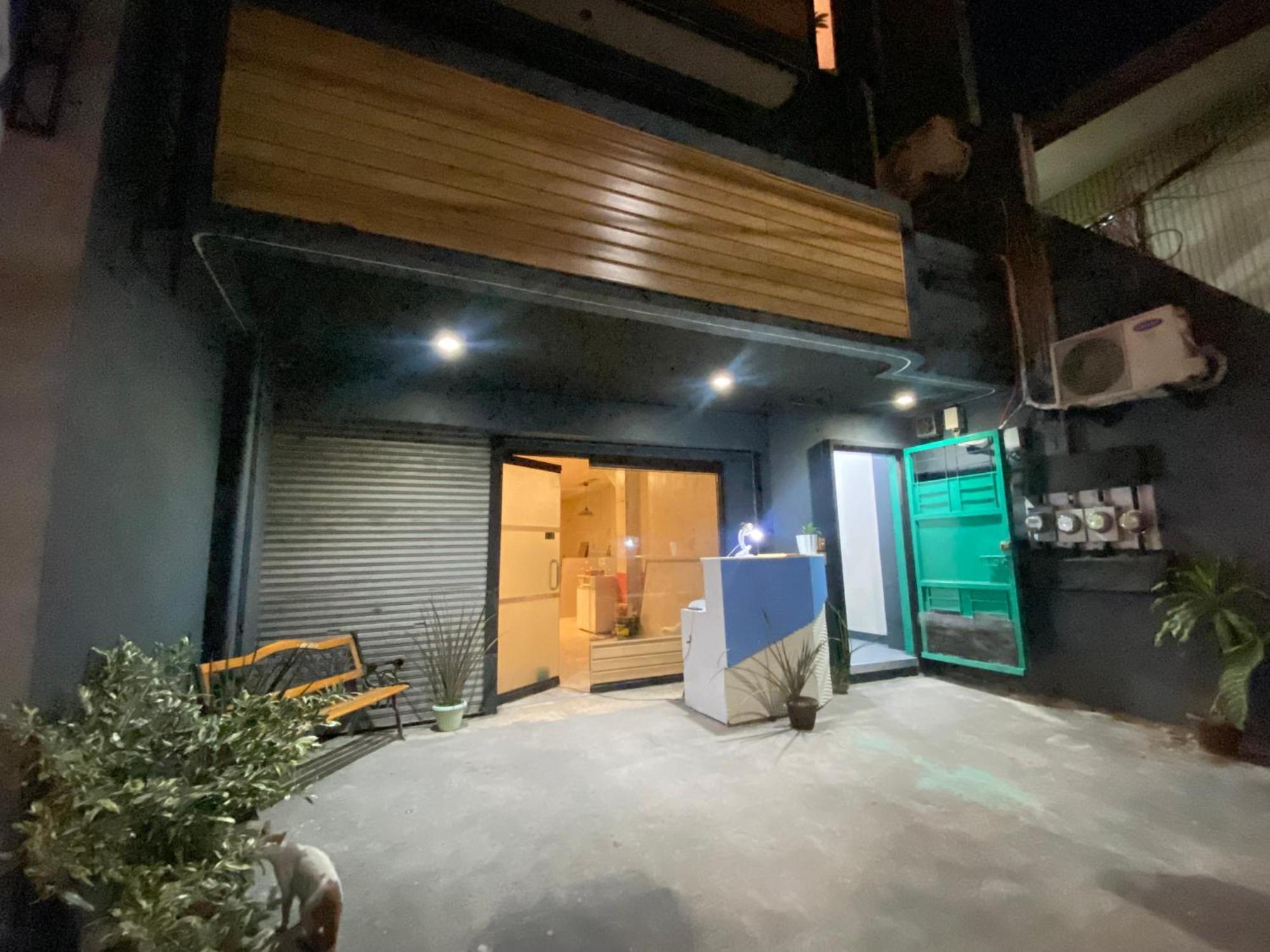 Lime Lite Manila Hostel Makati City Zewnętrze zdjęcie